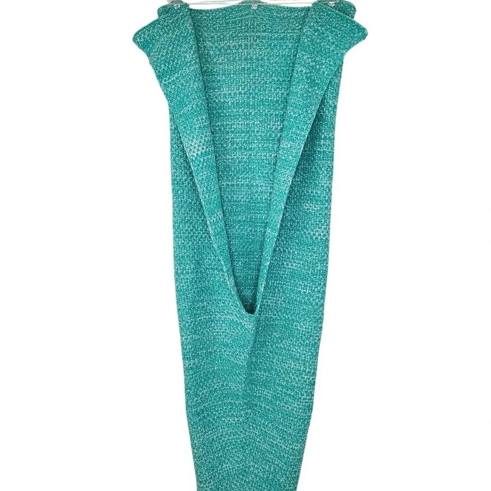N/A teal white